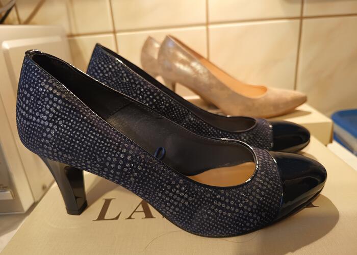 Grajewo ogłoszenia: Sprzedam ,szpilki granatowe , Lasocki , rozmiar 37 ,nowe , obcas 7...